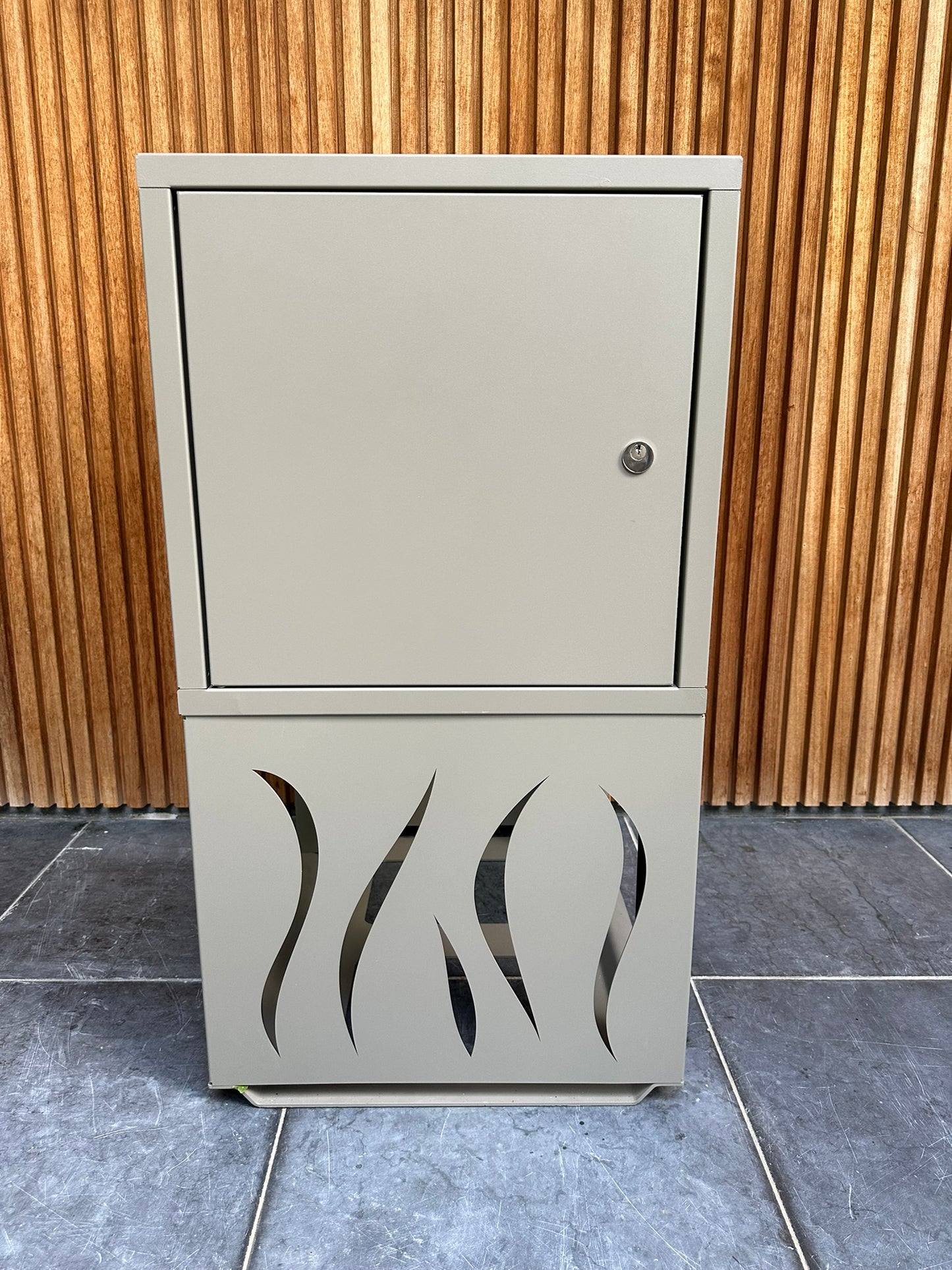 BRAD 2 Excellence clé Poste et pied design, 2 portes : La boîte aux lettres et colis idéale