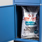 BRAD 21 : Boîte à colis sécurisée conçue pour les courriers et colis volumineux, sur pieds design en aluminium